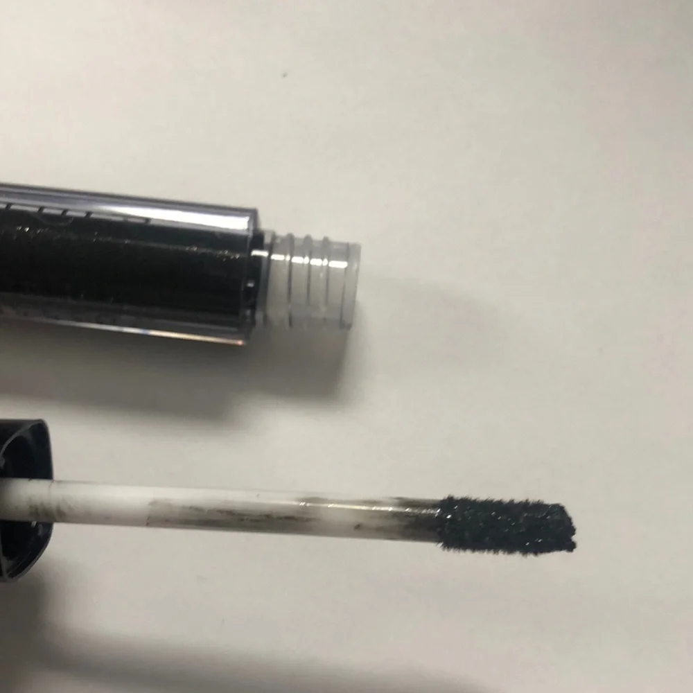 Eyelites metallic eyeshadow in Granite